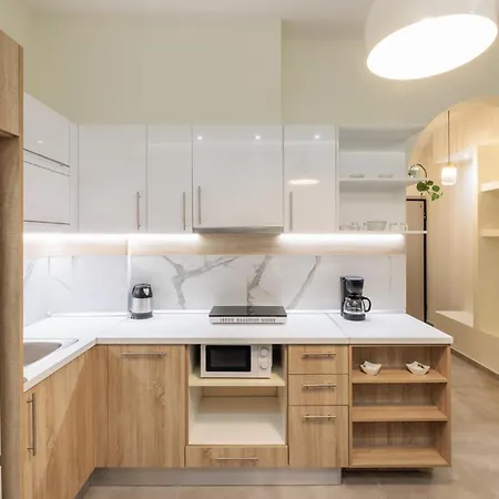 Navarinou Hideaway Apartment